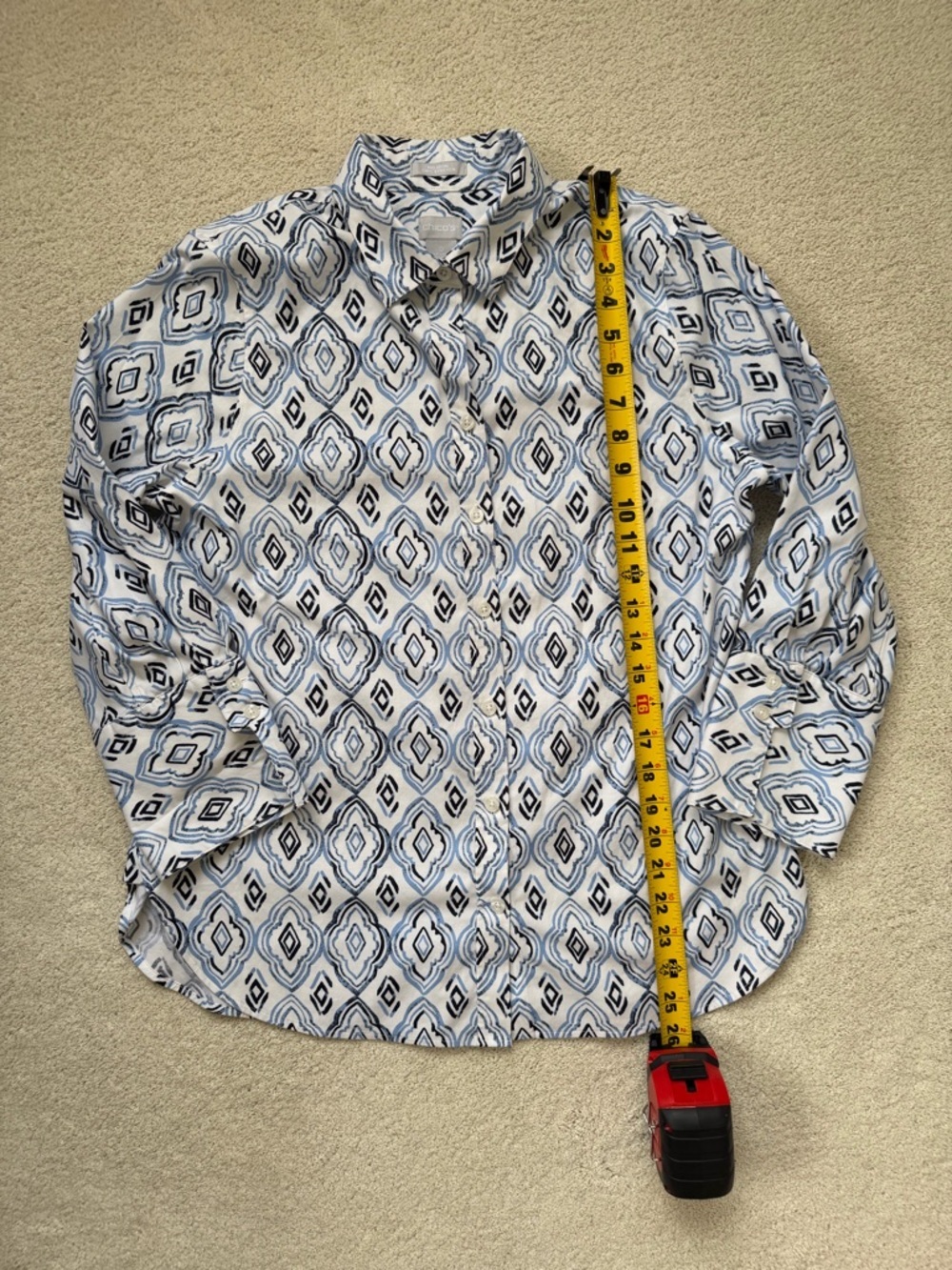 Chicos Women's Blouse Top Button Up Shirt Diamond Print Blue White Size 0 - Picture 7 of 13